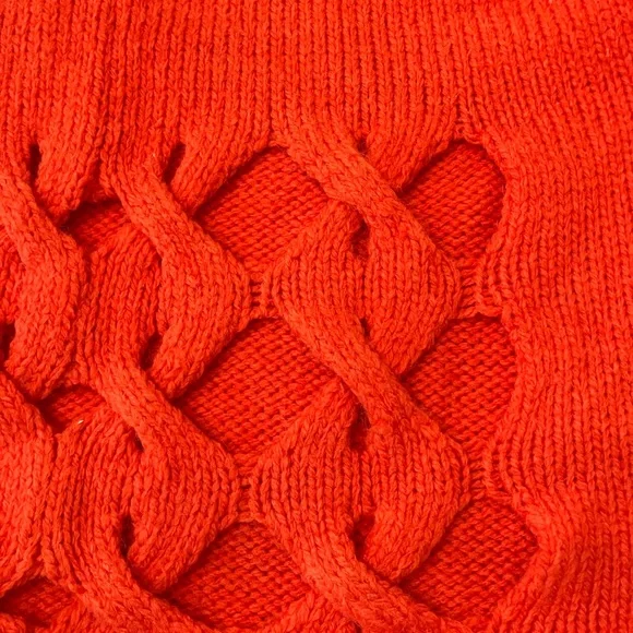 H&M Sweater Tank (L) - Picture 5 of 5